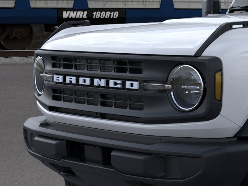 Ford Bronco Base 2026