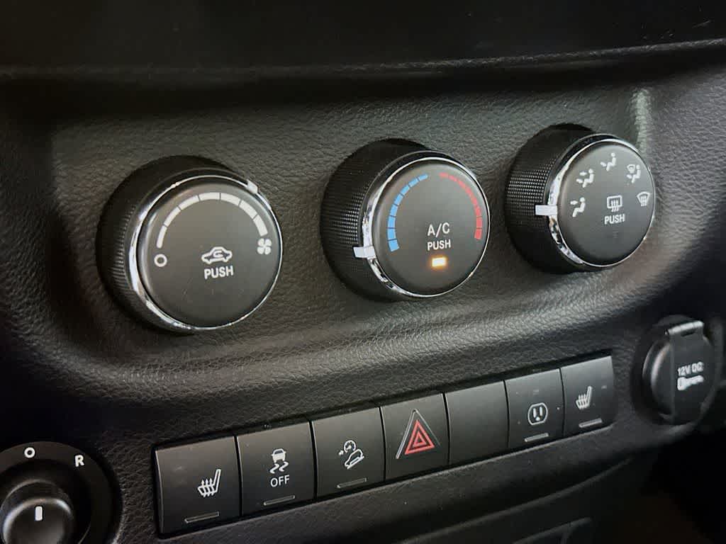 Jeep Wrangler Sahara 2014