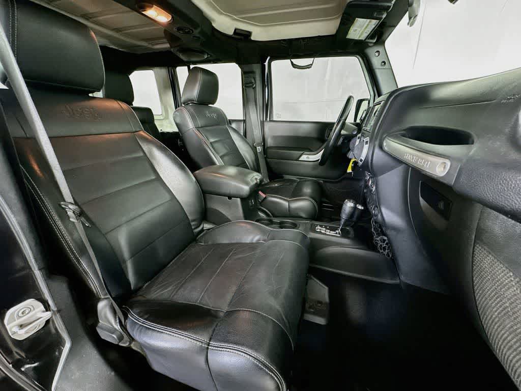 Jeep Wrangler Unlimited Sahara 2012