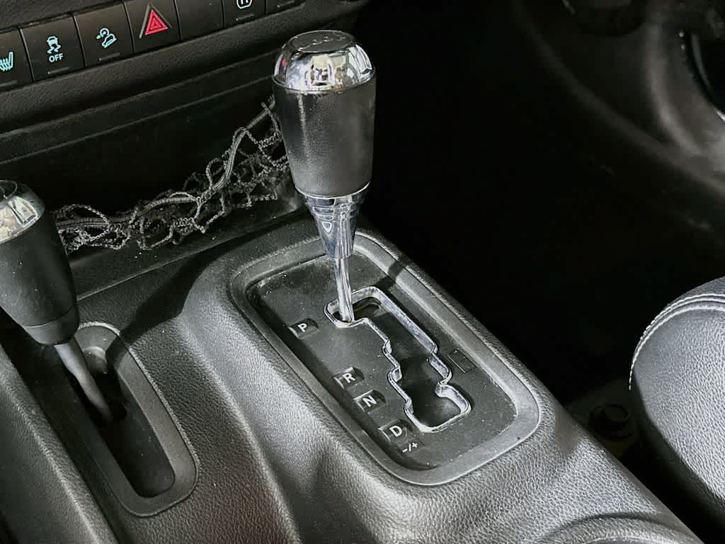 Jeep Wrangler Unlimited Sahara 2012
