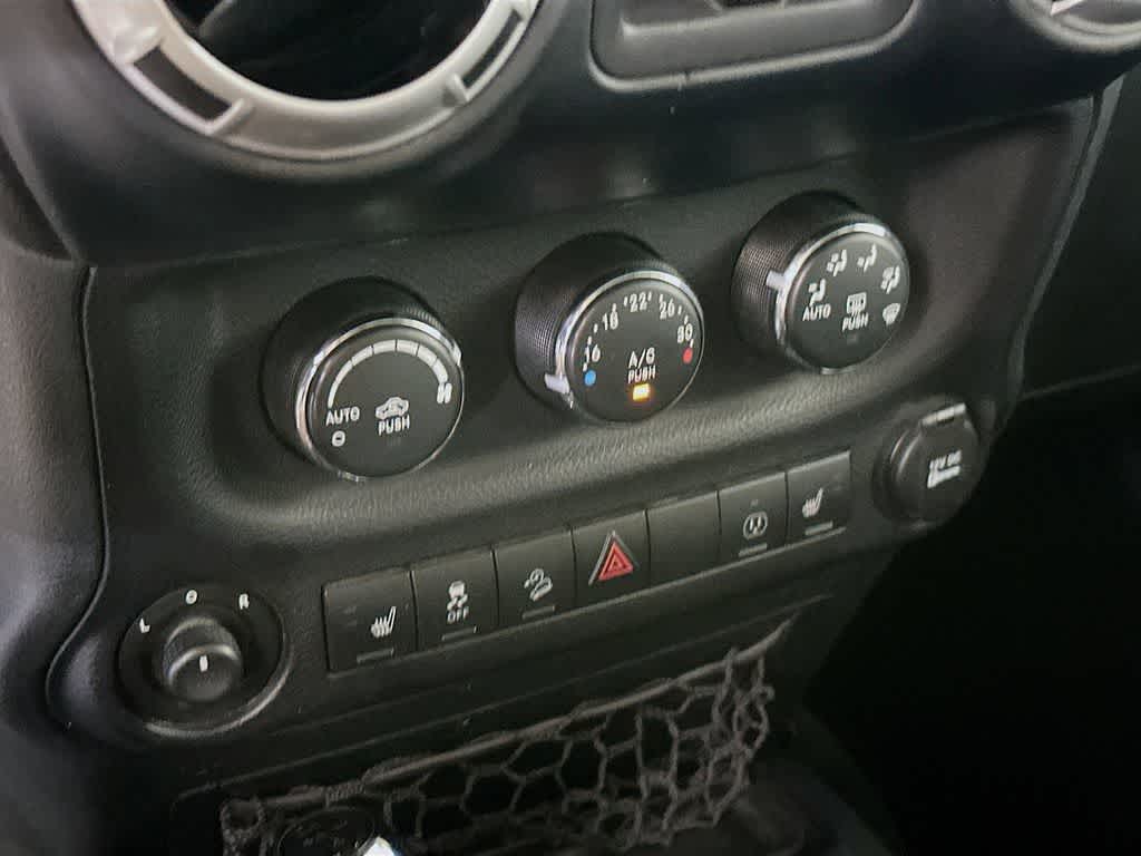 Jeep Wrangler Unlimited Sahara 2015