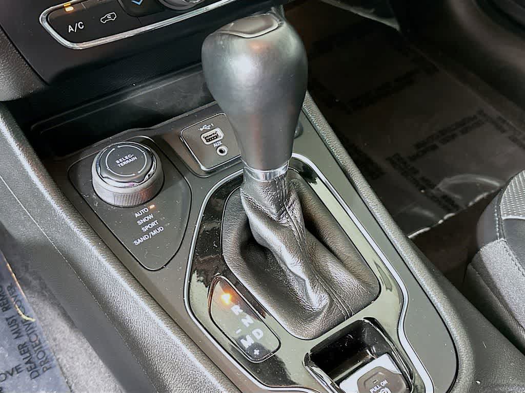 Jeep Cherokee Altitude Lux 2023