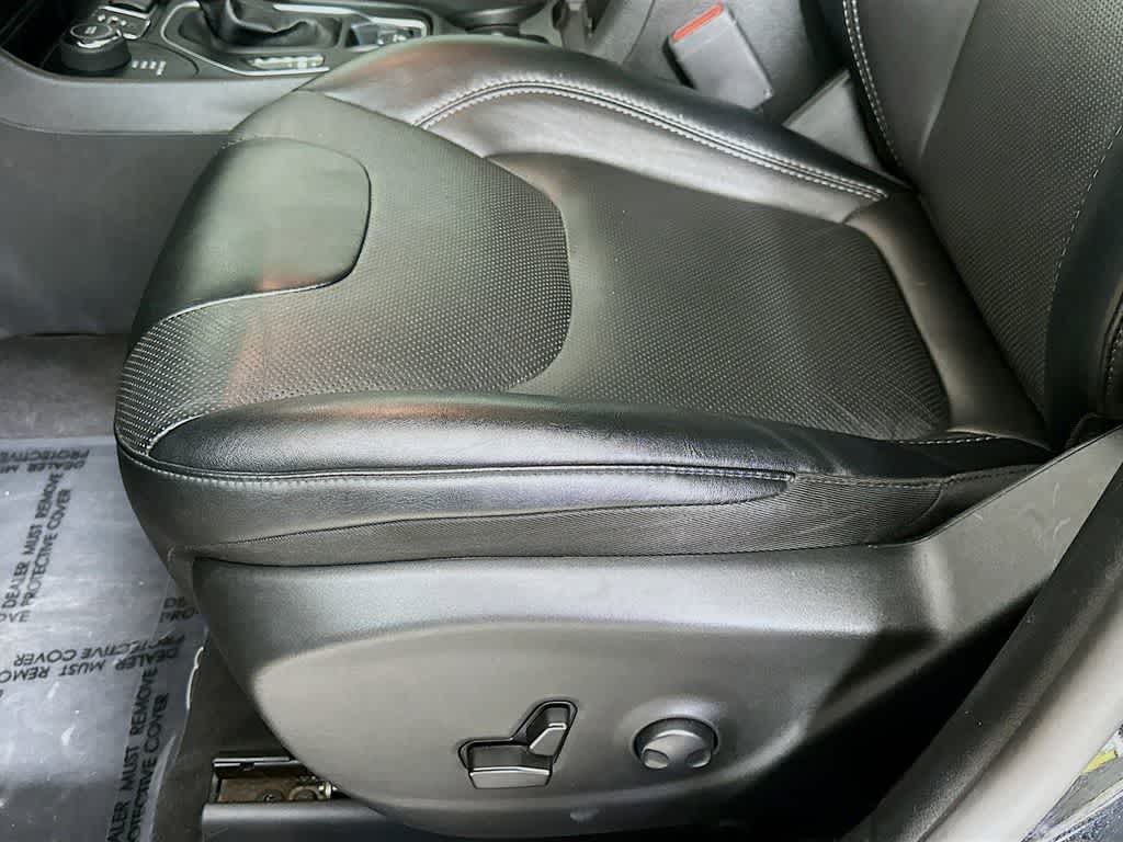 2022 Jeep Cherokee Latitude Lux