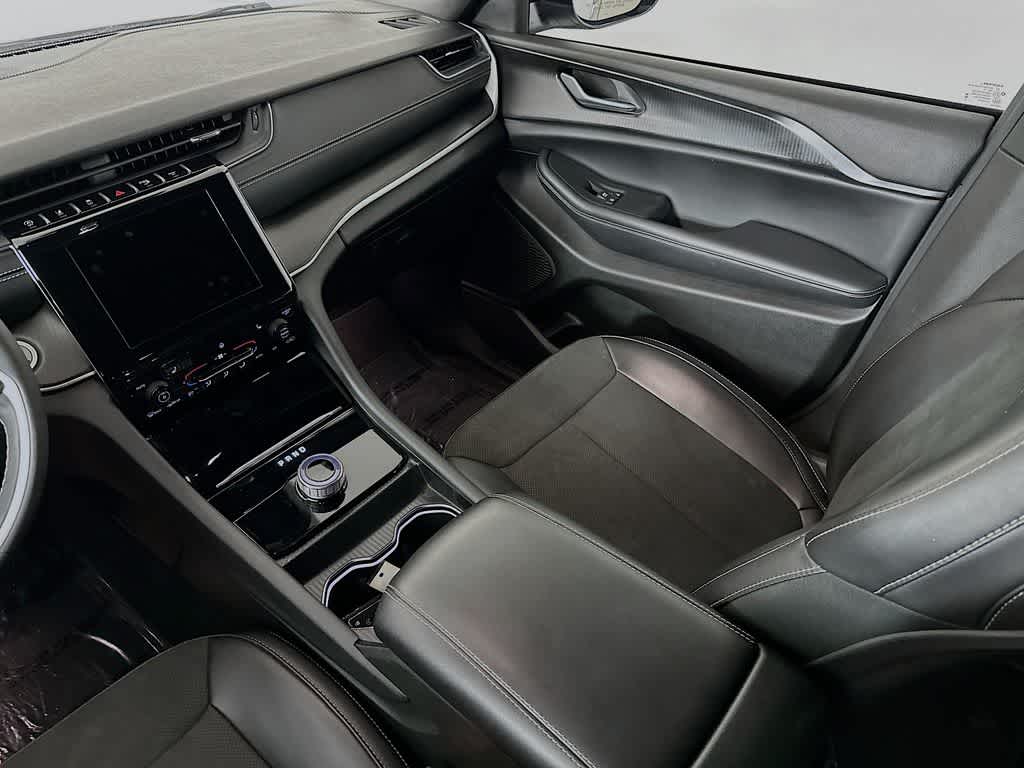 Jeep Grand Cherokee Altitude 2025