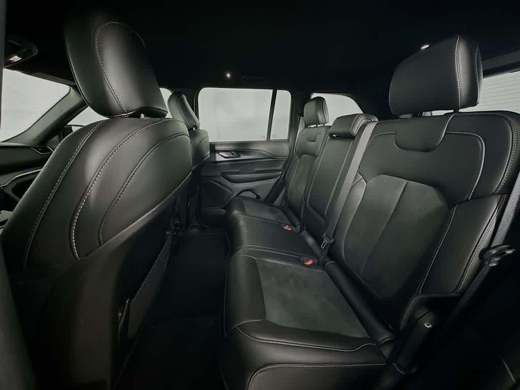 Jeep Grand Cherokee Altitude 2025