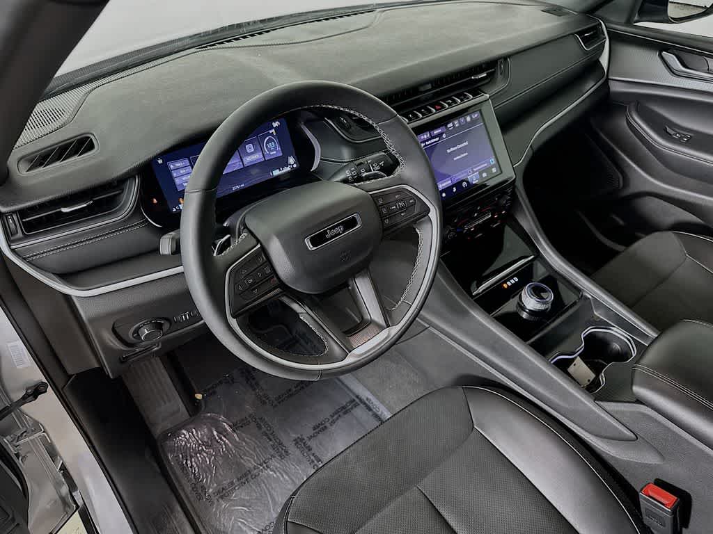 Jeep Grand Cherokee Altitude 2025