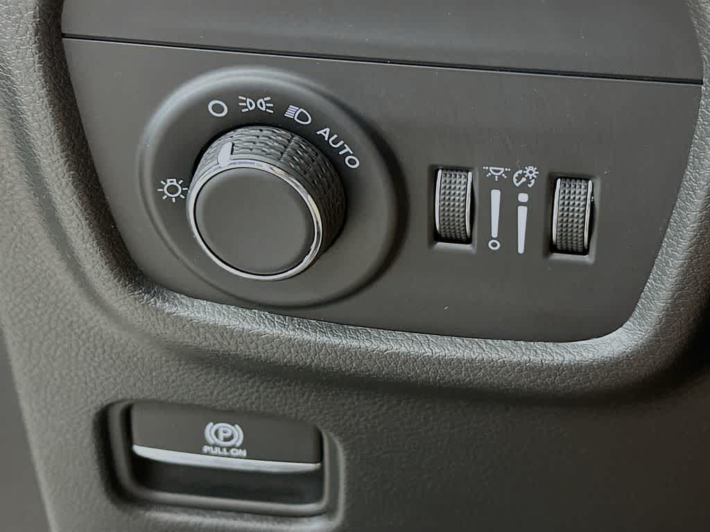 Jeep Grand Cherokee Altitude 2025