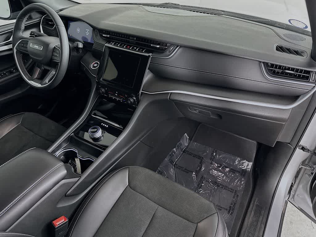 Jeep Grand Cherokee Altitude 2025