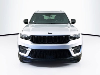 Jeep Grand Cherokee Altitude 2025