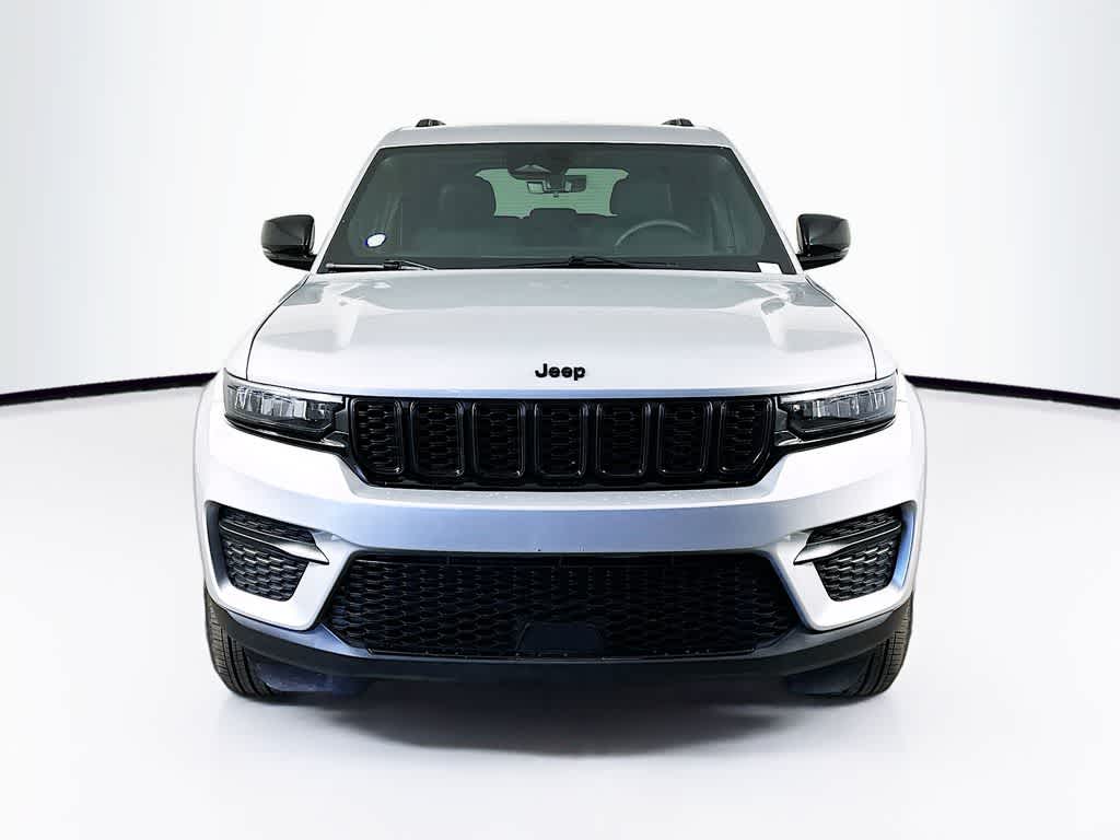 Jeep Grand Cherokee Altitude 2025