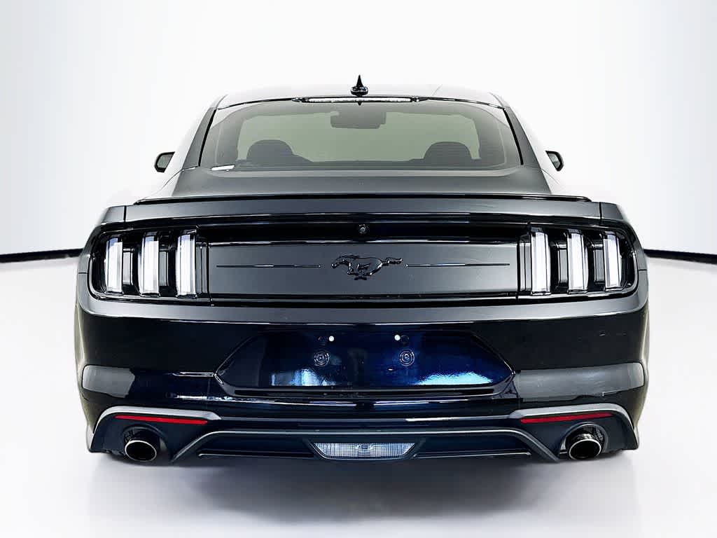 Ford Mustang EcoBoost 2022