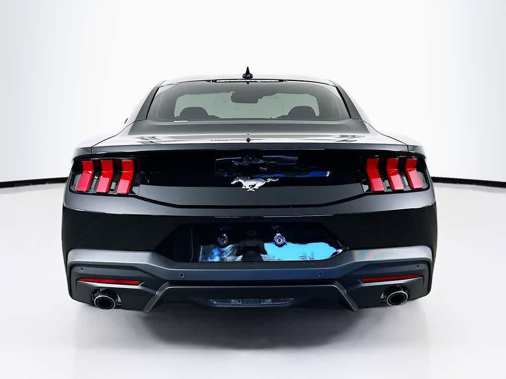 Ford Mustang EcoBoost 2026