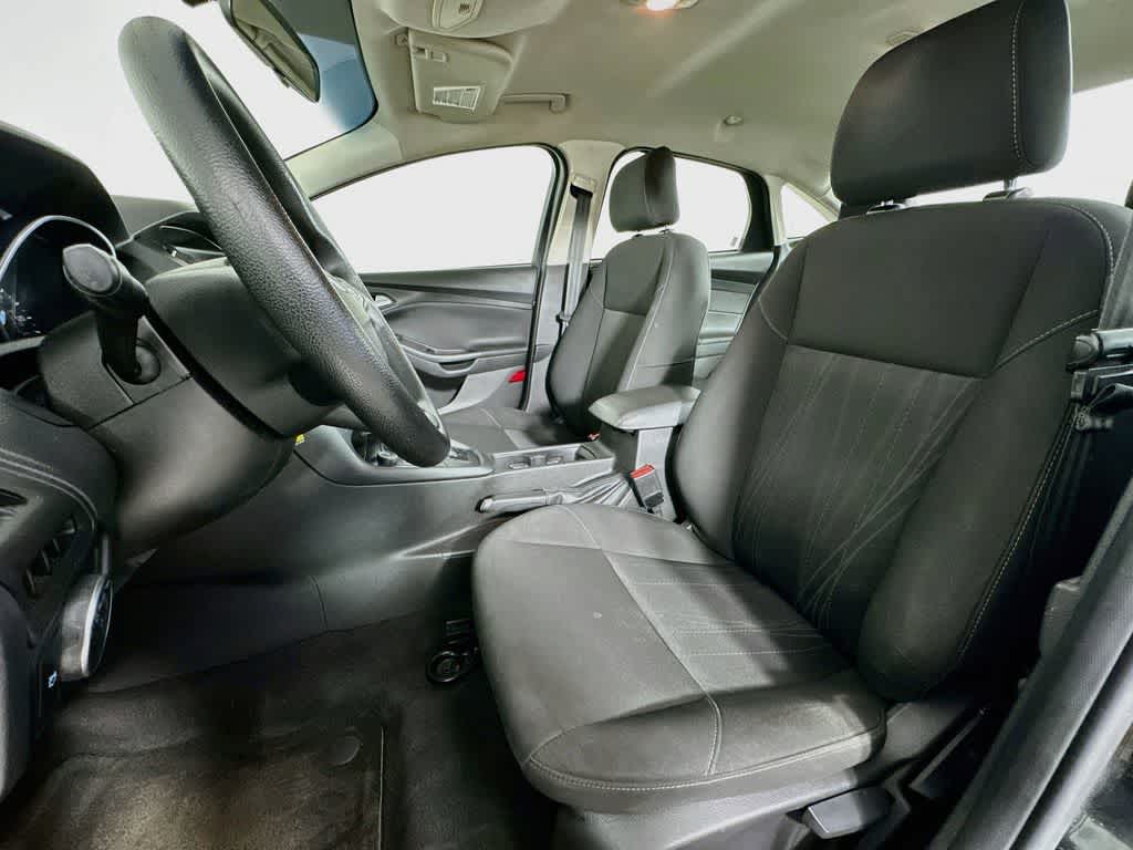 Ford Focus SE 2015