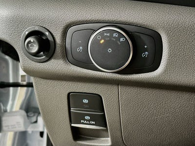 Ford Transit Passenger Wagon XL 2026