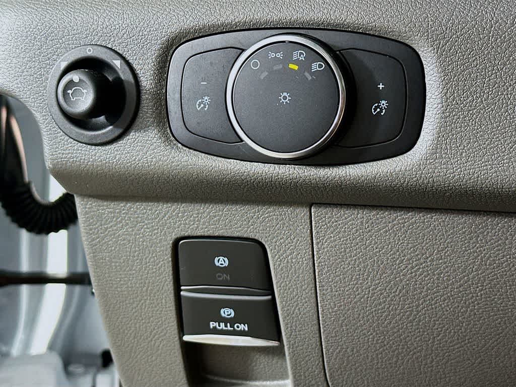 Ford Transit Passenger Wagon XL 2026