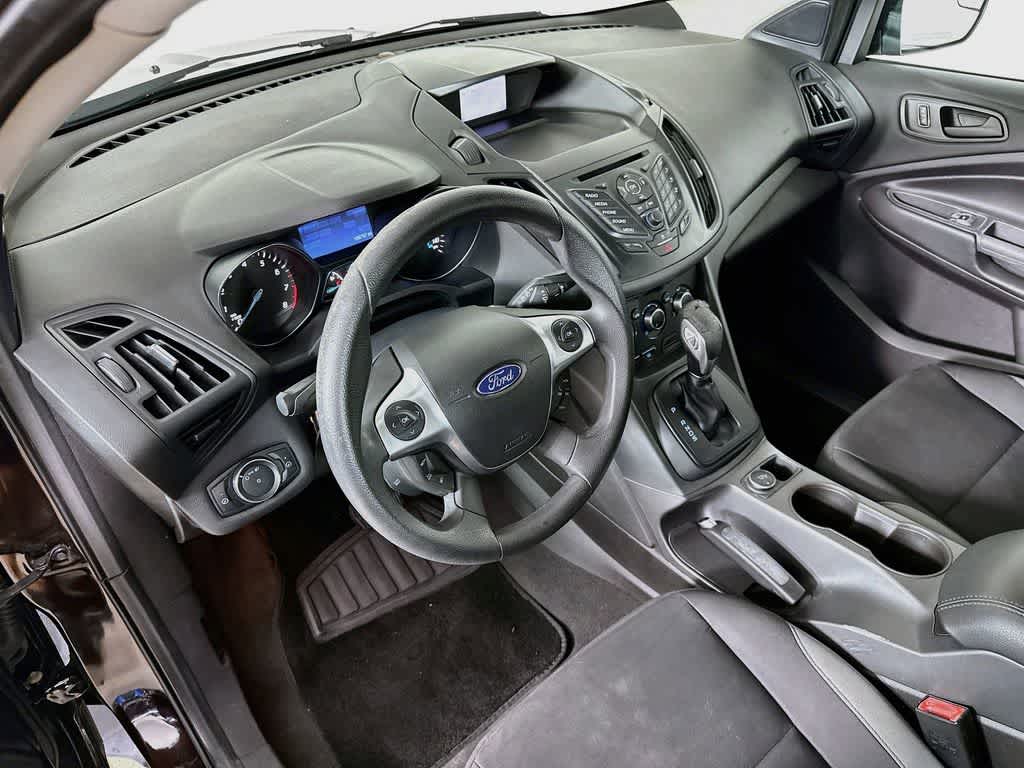 Ford Escape S 2013