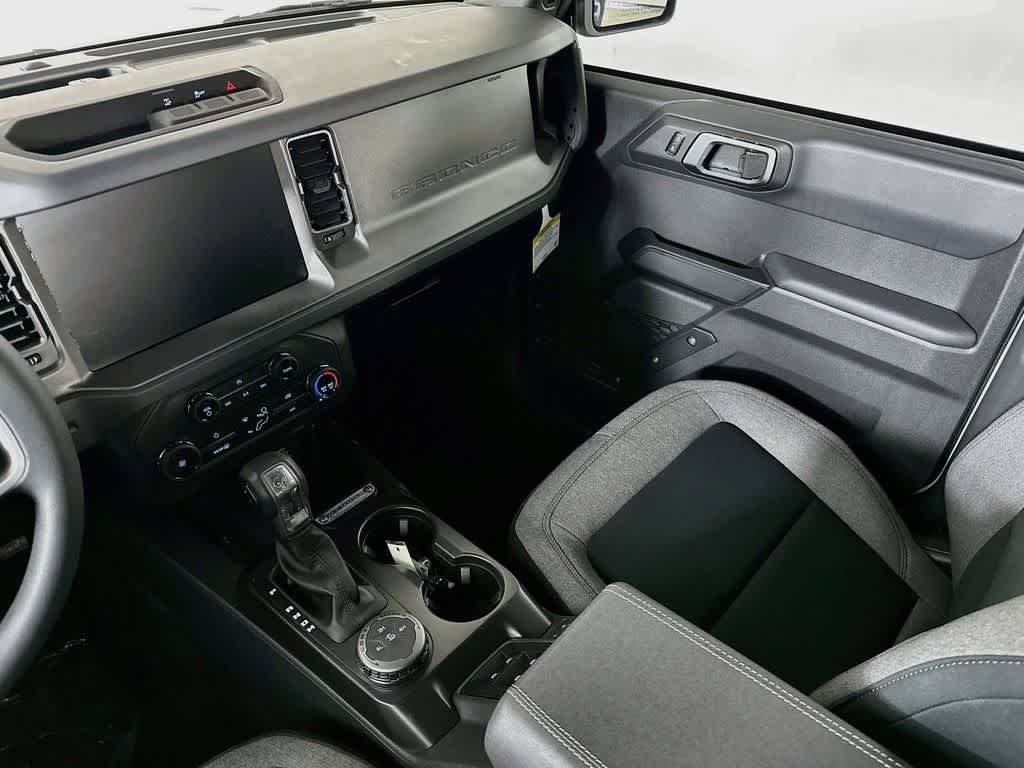 Ford Bronco Base 2026