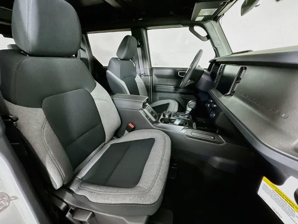 Ford Bronco Base 2026