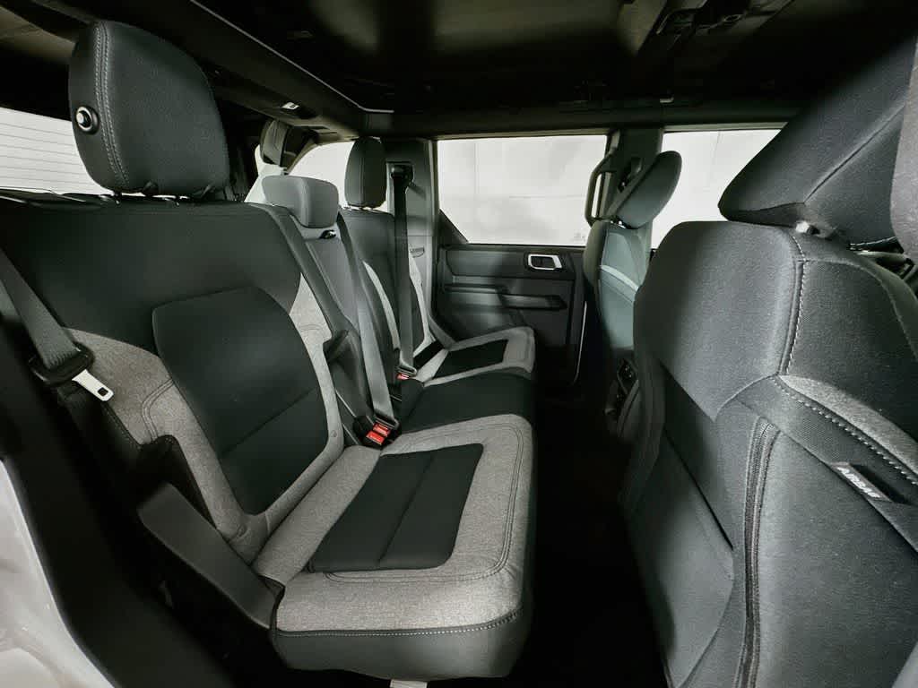 Ford Bronco Base 2026