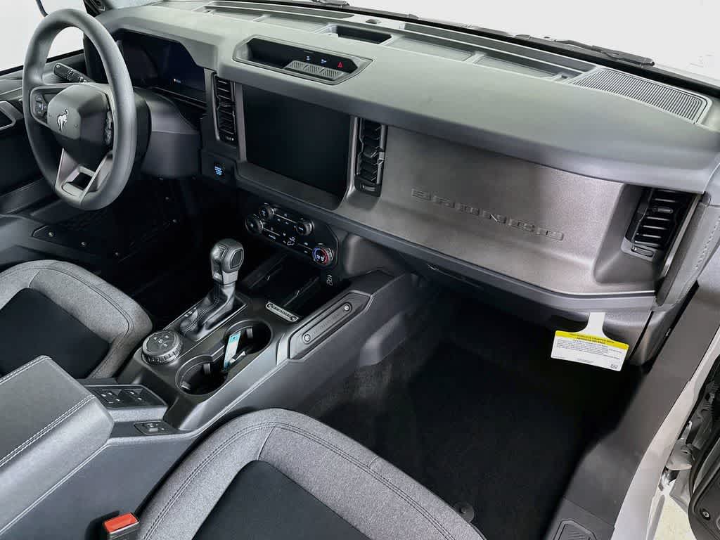 Ford Bronco Base 2026