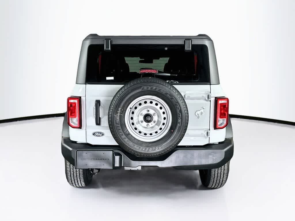 Ford Bronco Base 2026