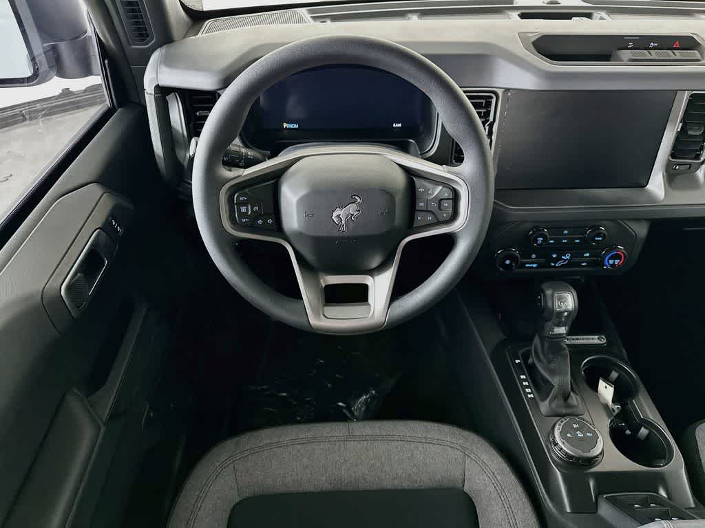 Ford Bronco Base 2026