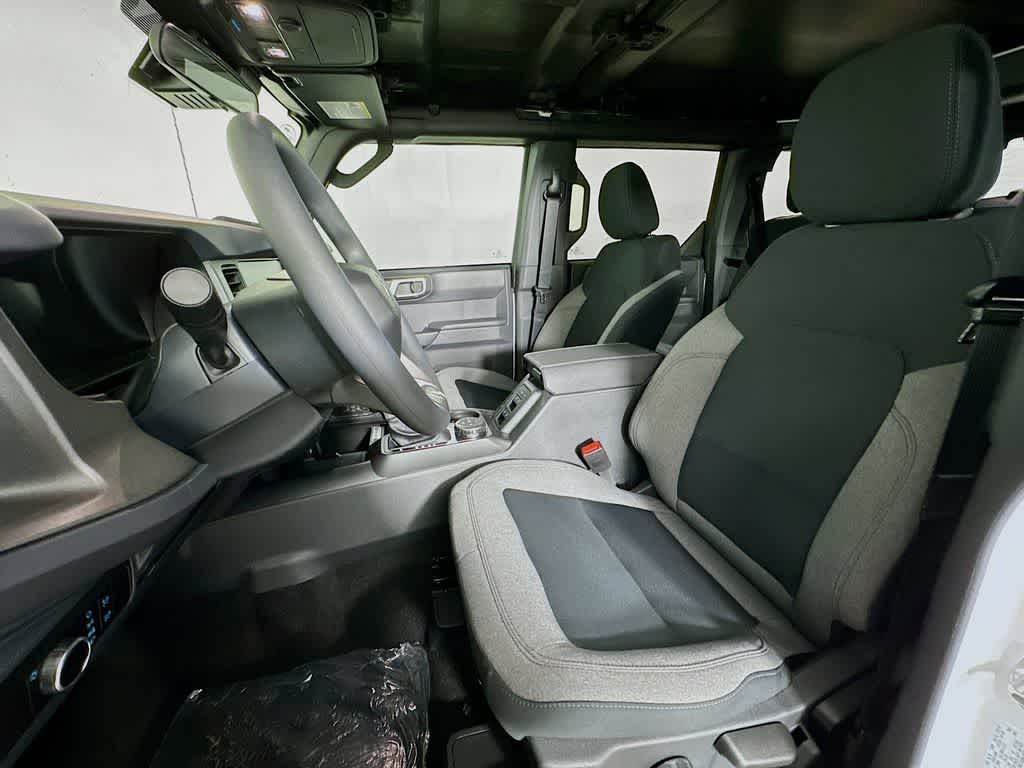 Ford Bronco Base 2026