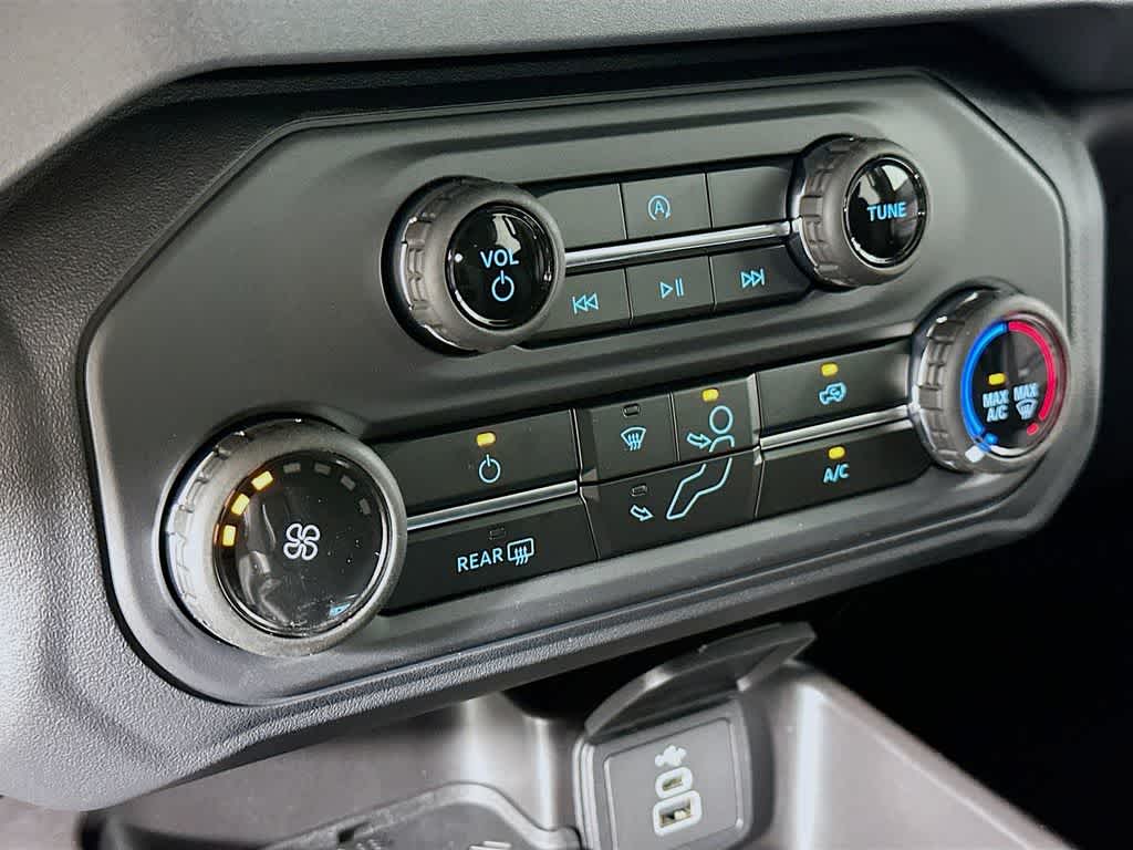 Ford Bronco Base 2026
