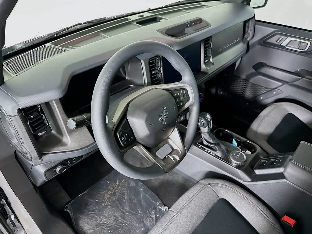 Ford Bronco Base 2026