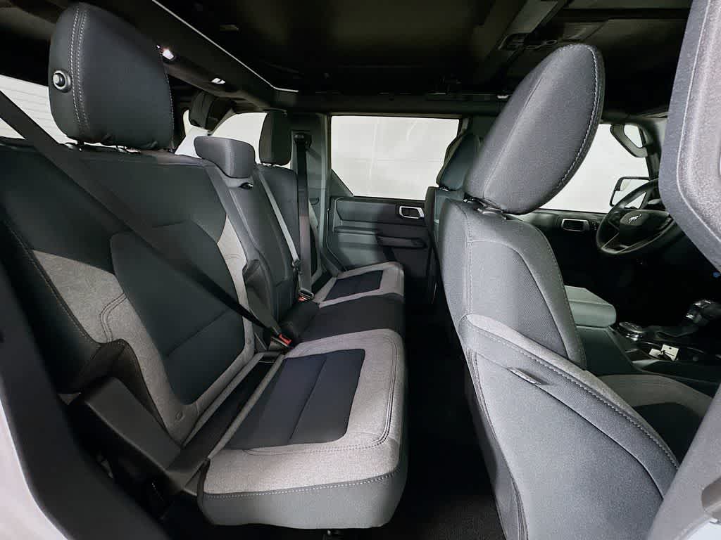 Ford Bronco Base 2026