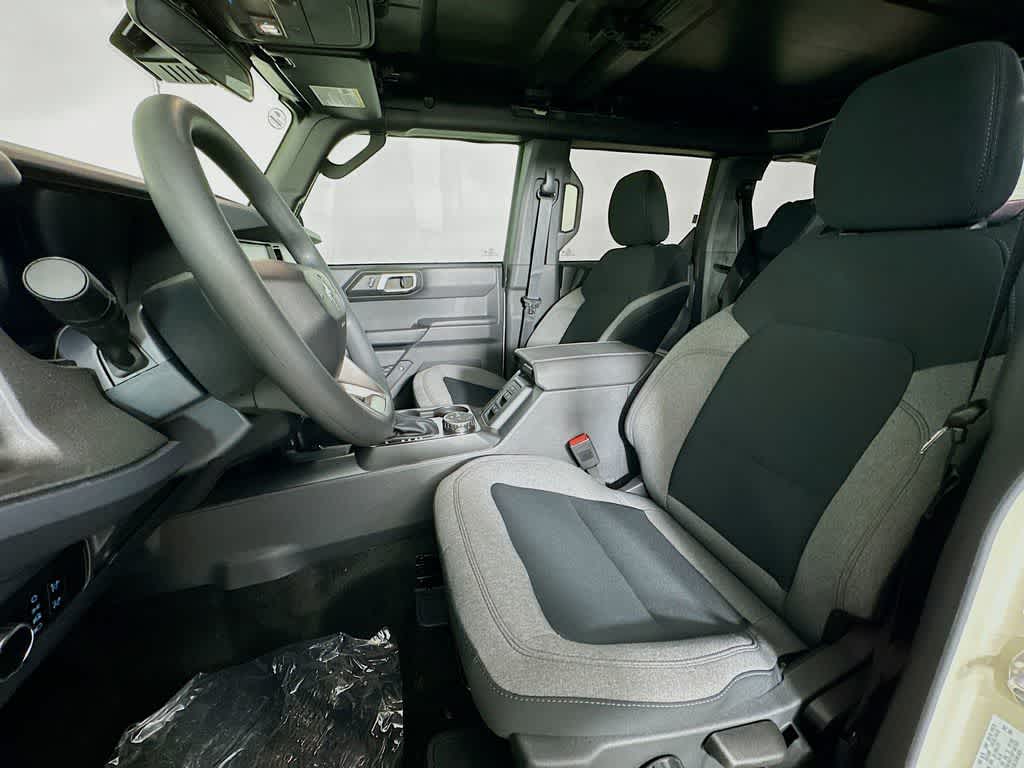 Ford Bronco Base 2026