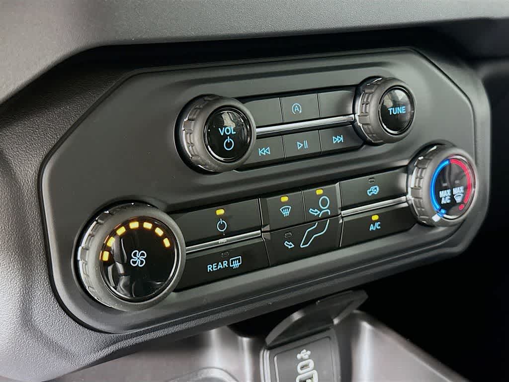 Ford Bronco Base 2026