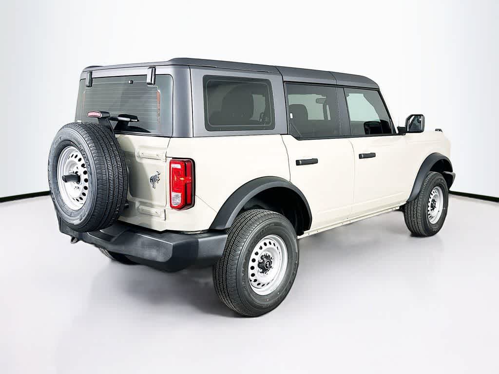 Ford Bronco Base 2026