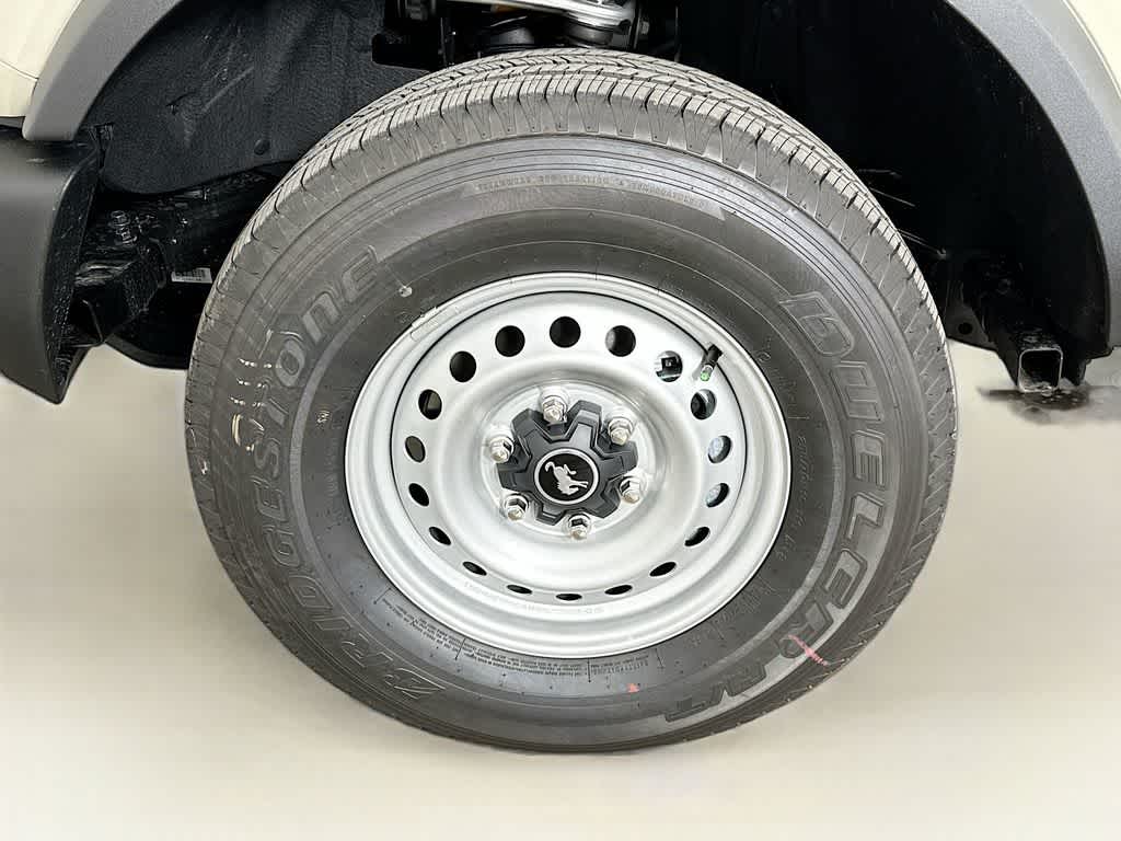 Ford Bronco Base 2026