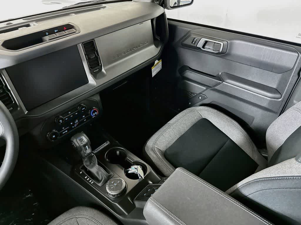 Ford Bronco Base 2026