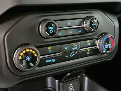Ford Bronco Base 2026