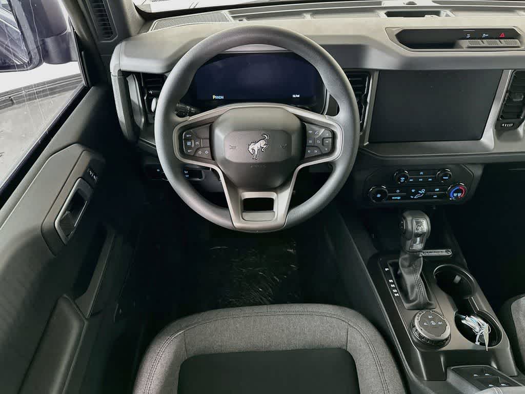 Ford Bronco Base 2026
