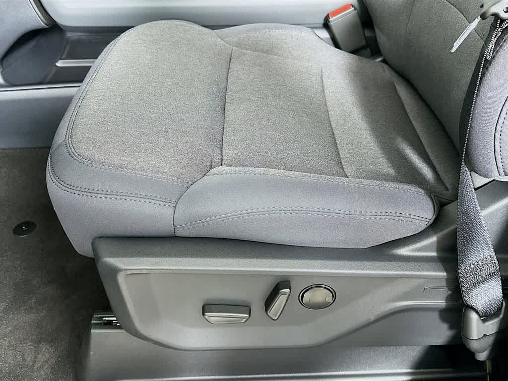 Ford Expedition Max Active 2026