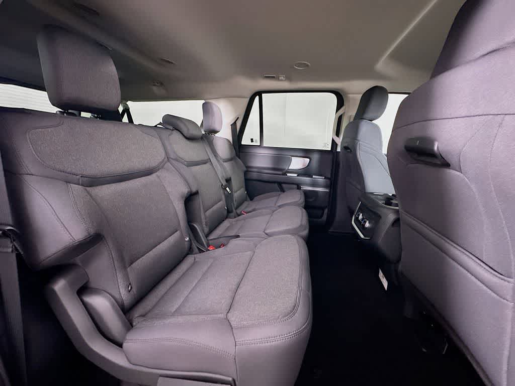 Ford Expedition Max Active 2026