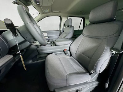 Ford Expedition Max Active 2026