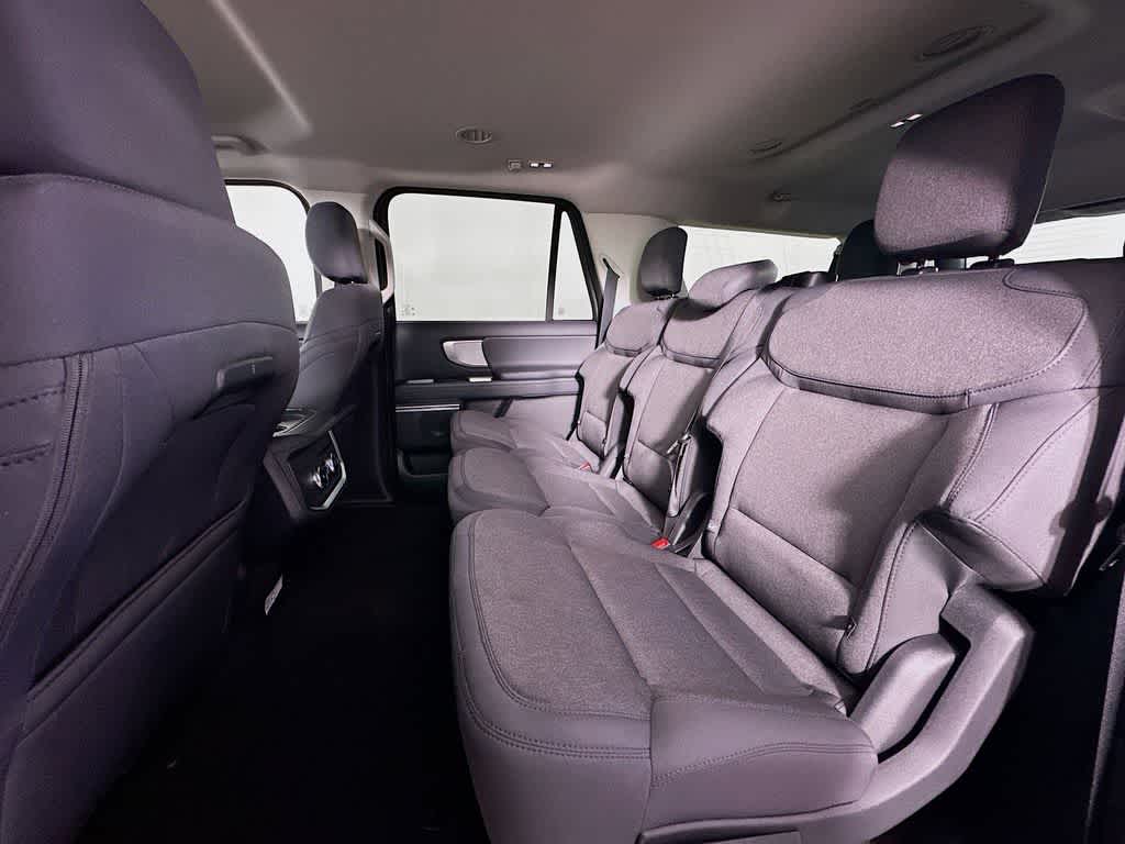 Ford Expedition Max Active 2026