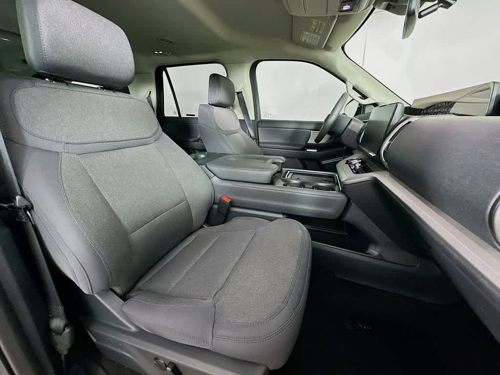 Ford Expedition Max Active 2026