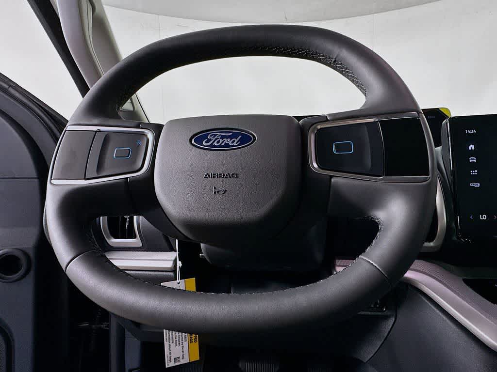 Ford Expedition Max Active 2026