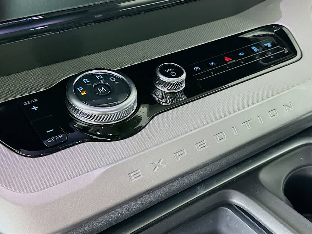 Ford Expedition Max Active 2026