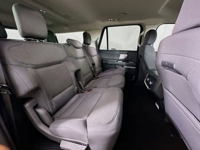 Ford Expedition Max Active 2026