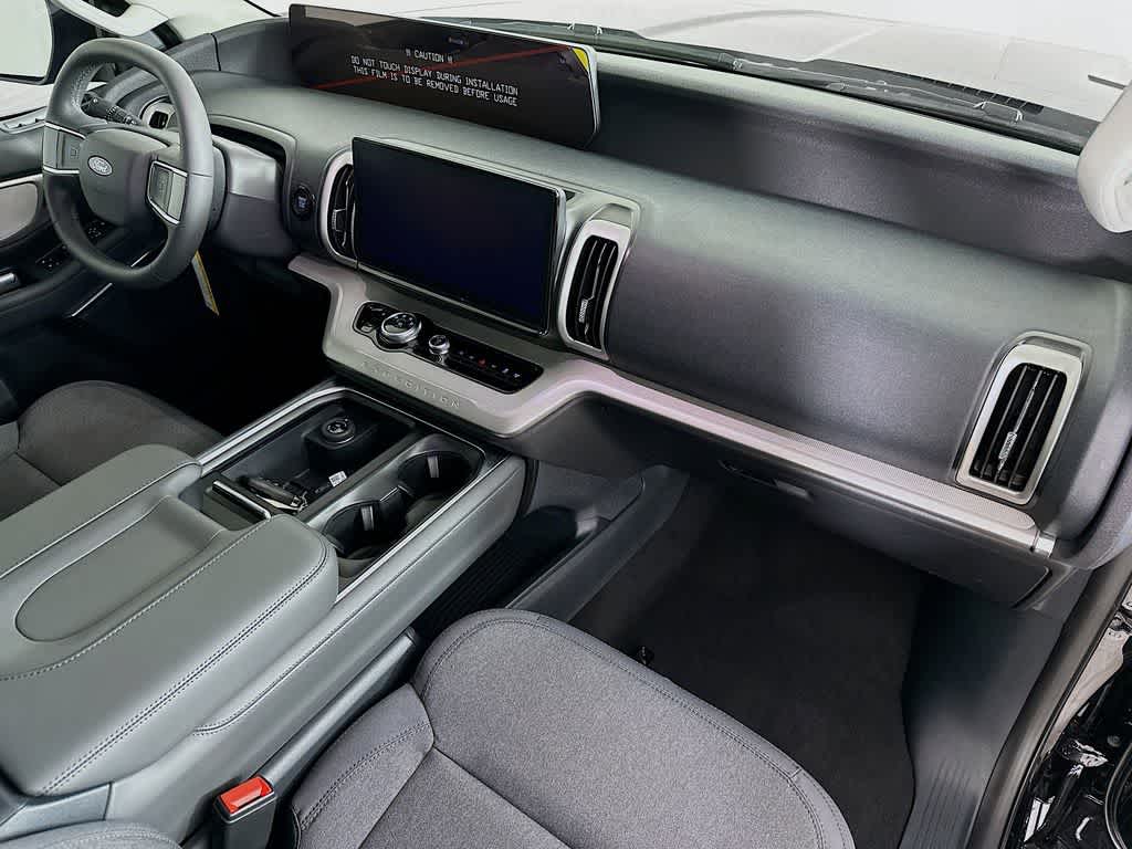 Ford Expedition Max Active 2026