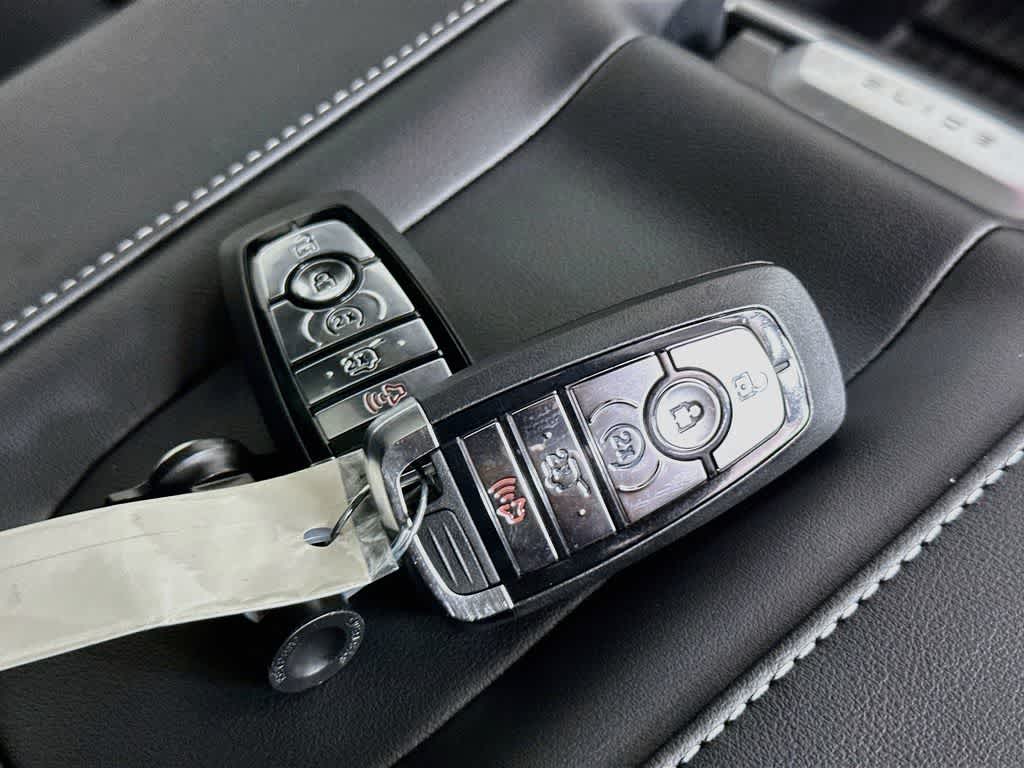 Ford Expedition Max Platinum 2027