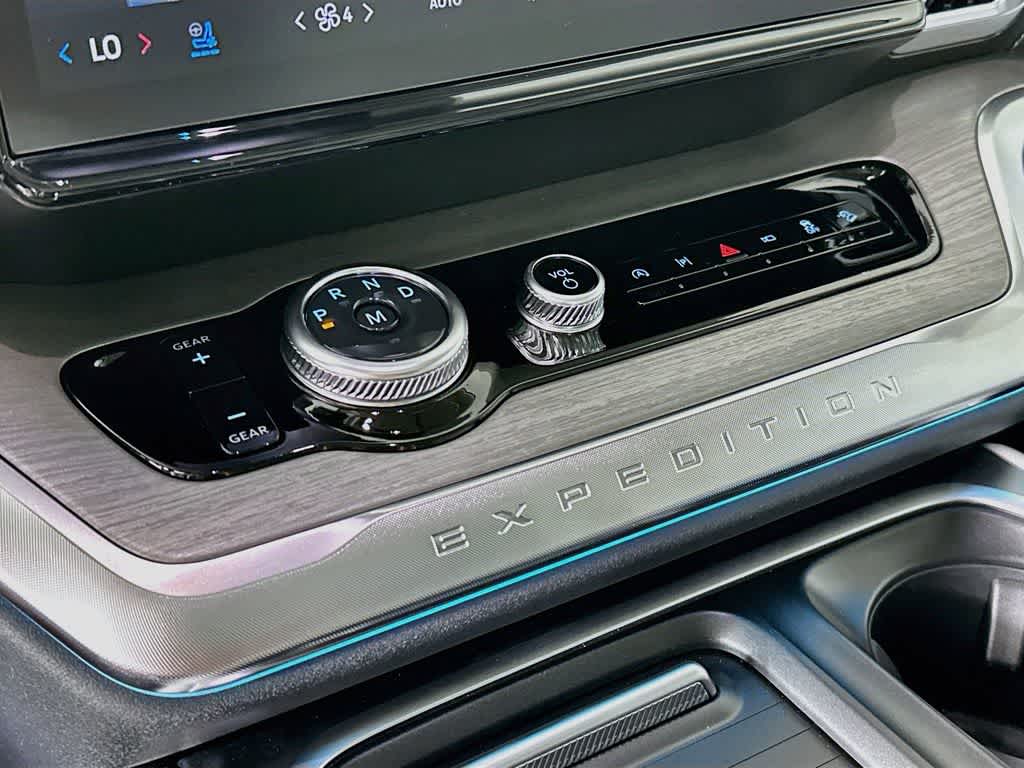 Ford Expedition Max Platinum 2027