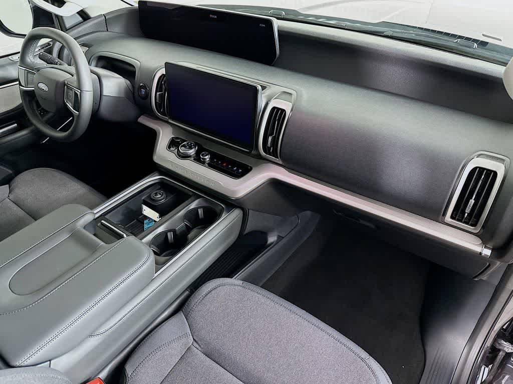 2026 Ford Expedition Activo