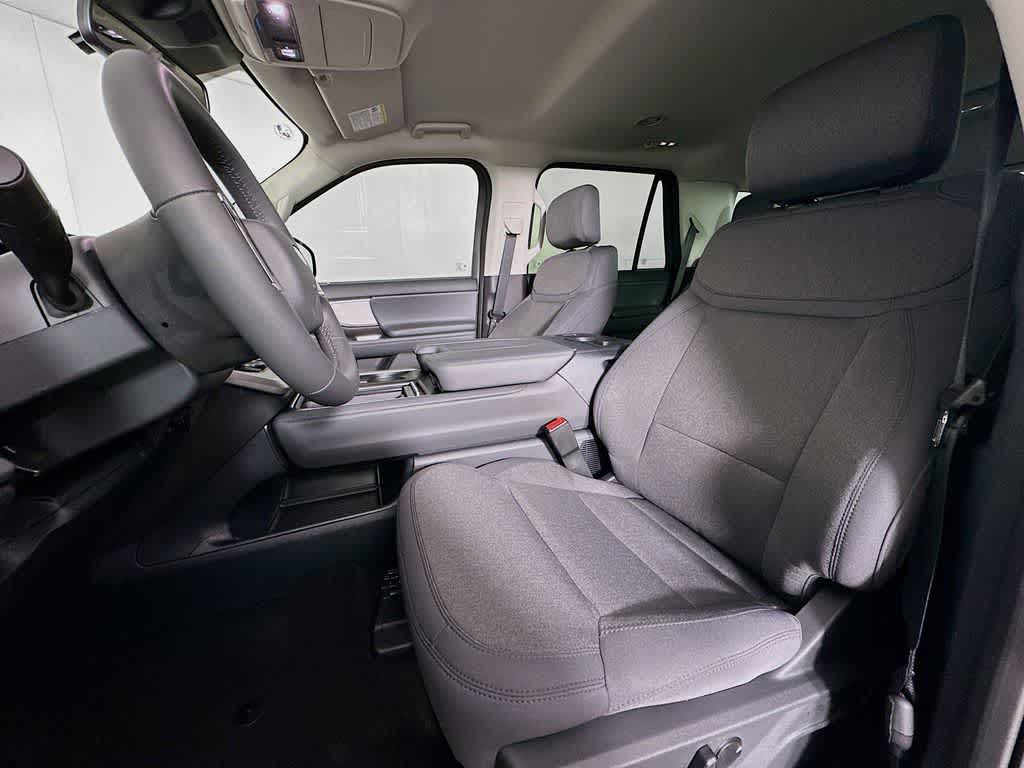 2026 Ford Expedition Activo